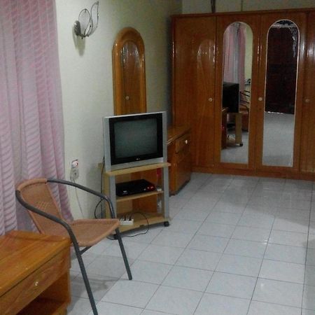 Melissa Palace Hotel And Karaoke Parapat Exterior foto