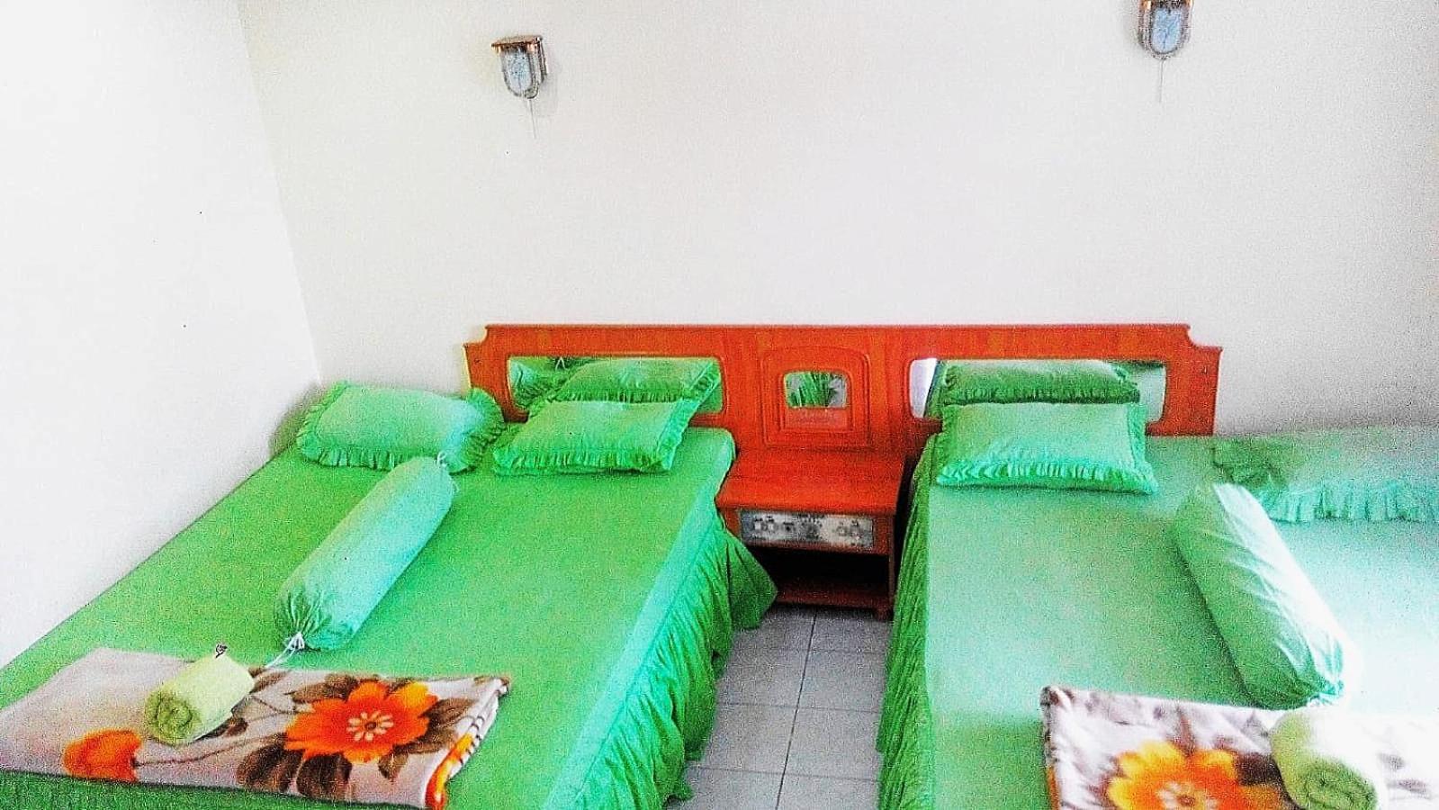 Melissa Palace Hotel And Karaoke Parapat Exterior foto